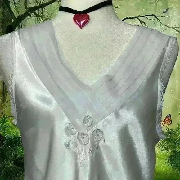 Coquette Satin White Floral Cami - Picture 2 of 10